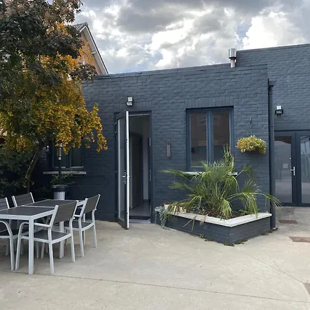 Spacieux Proximite Aeroport Διαμέρισμα *