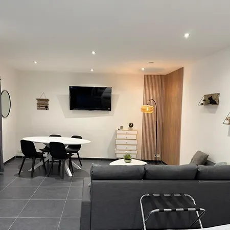 Spacieux Proximite Aeroport Apartment Charleroi
